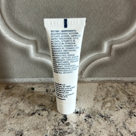 4/$14 CeraVe Moisturizing Cream, Travel Size 0.17 oz, NEW - Picture 2 of 3